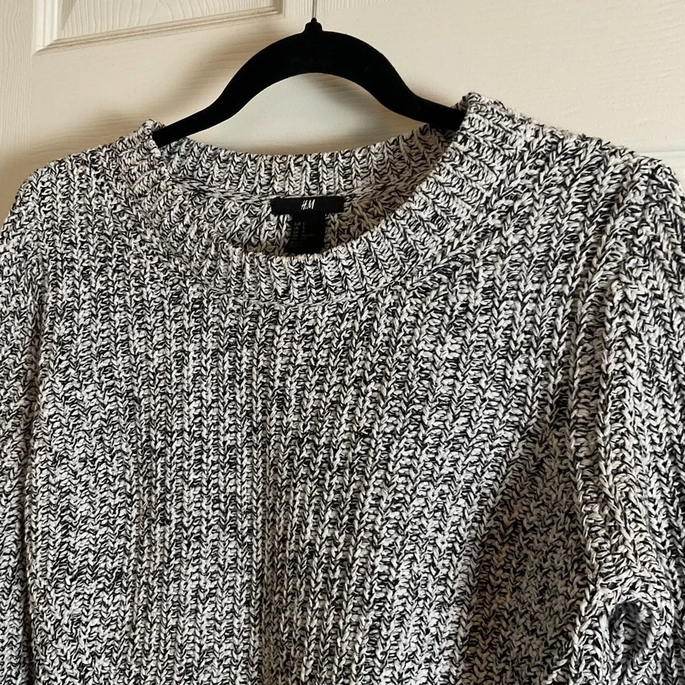 H&M Divided Marled Knit Crop Sweater Size Small